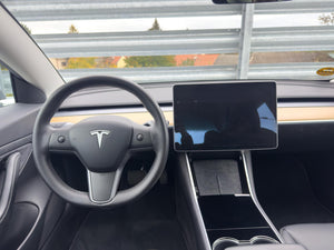 Tesla Model 3 SR+