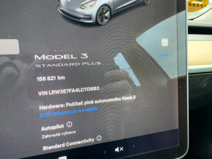 Tesla Model 3 SR+
