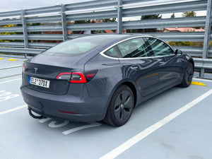 Tesla Model 3 SR+