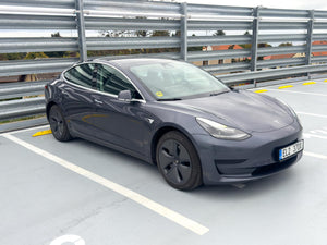 Tesla Model 3 SR+